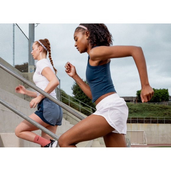 Nike Women's Tempo Dri-Fit Running Shorts, Gray Sz M Authentic, SHIPS TODAY! 🎁 - Picture 4 of 4